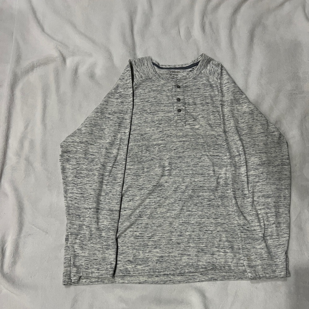 Roundtree & Yorke Long Sleeve Gray Henley Shirt